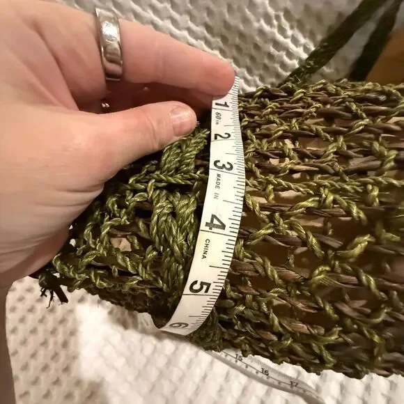 Bayong Anicia Green Woven Straw Tote Bag - Picture 7 of 8